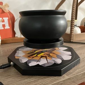 Floating Witches cauldron